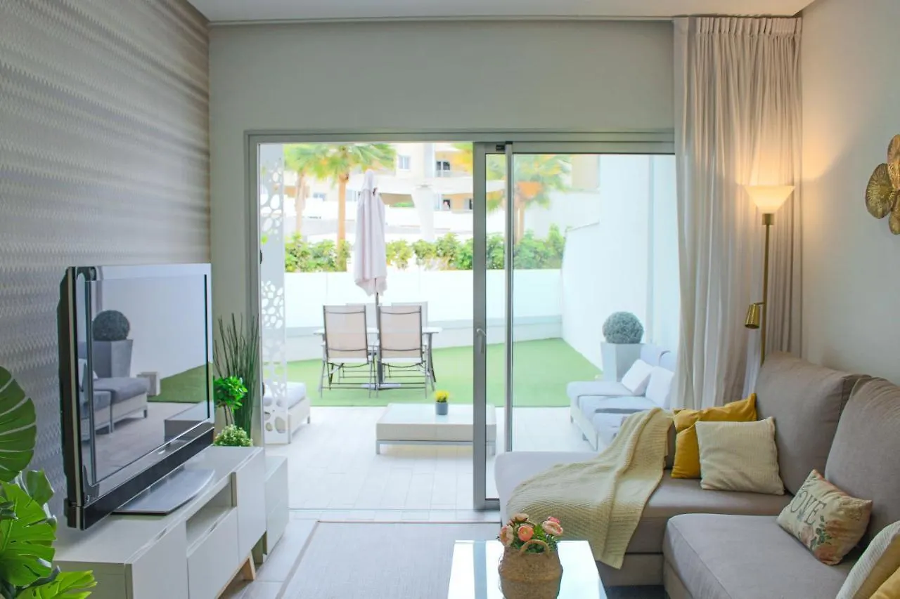 Ocean Garden Suite 03 Con Jardin Privado contacts